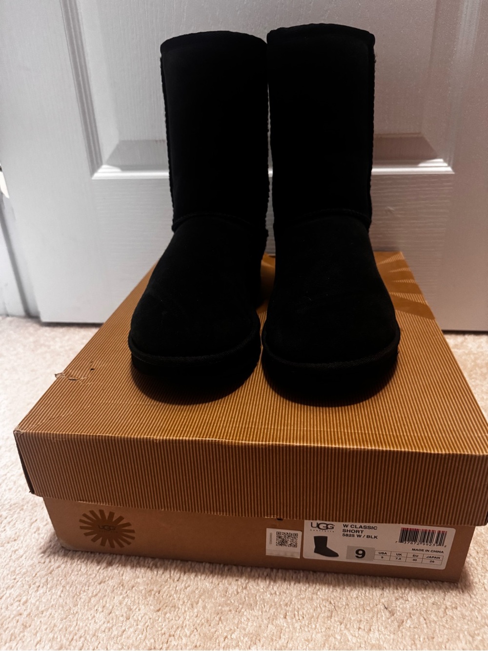 UGG Classic Short Boots in Black